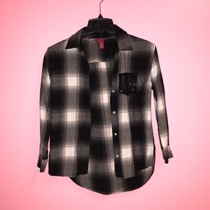 Plaid shirt button up